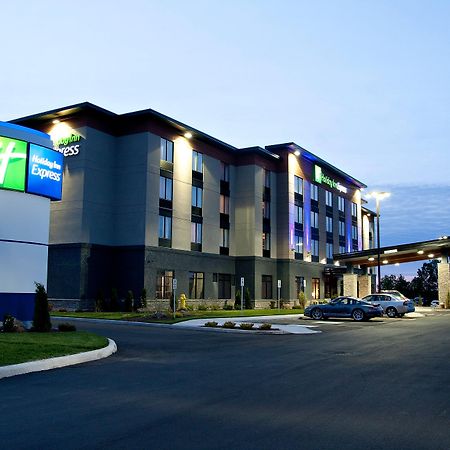Holiday Inn Express Pembroke By Ihg Kültér fotó