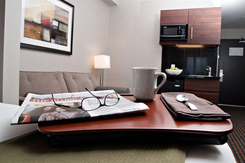 Holiday Inn Express Pembroke By Ihg Kültér fotó