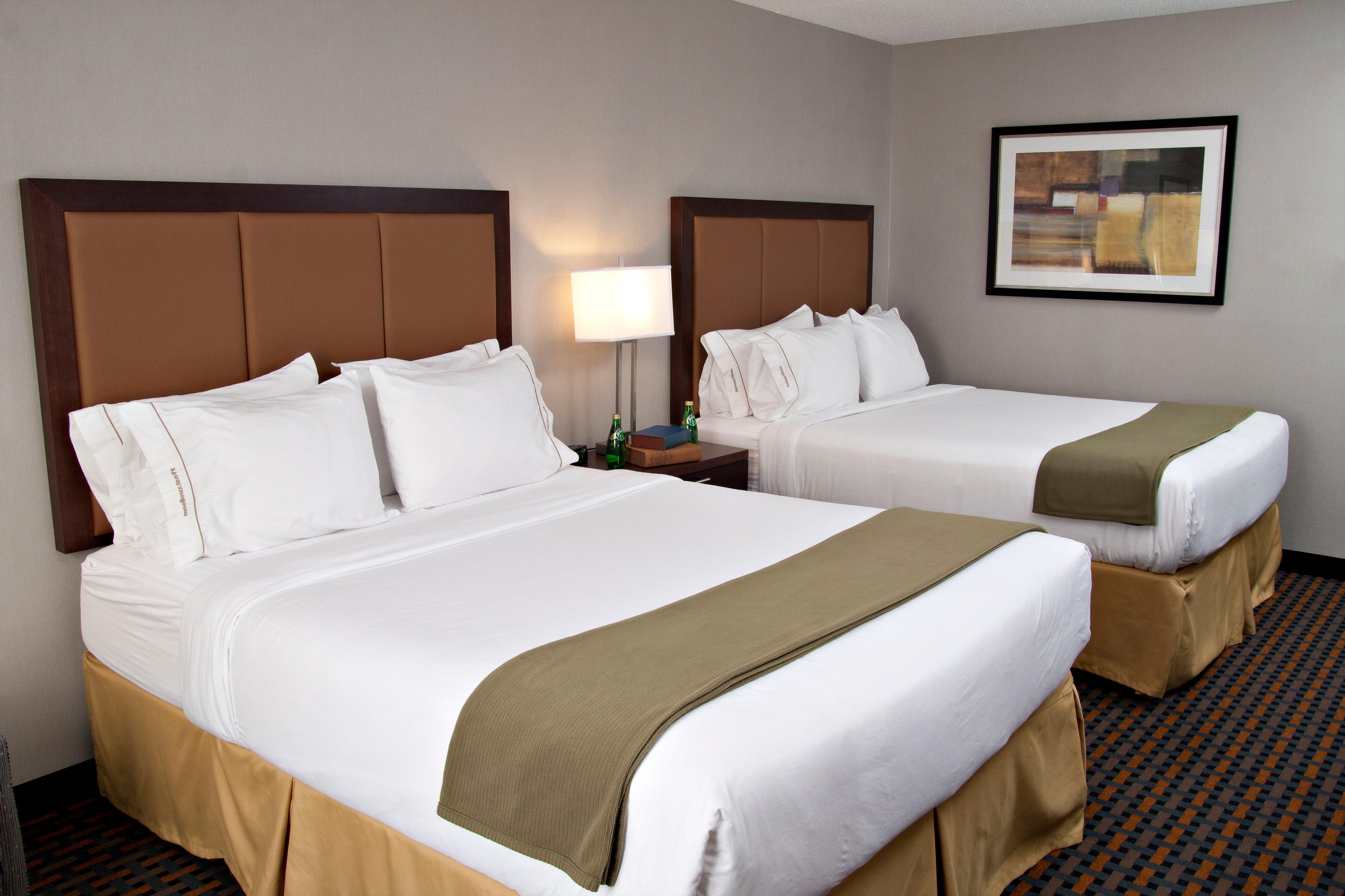 Holiday Inn Express Pembroke By Ihg Kültér fotó
