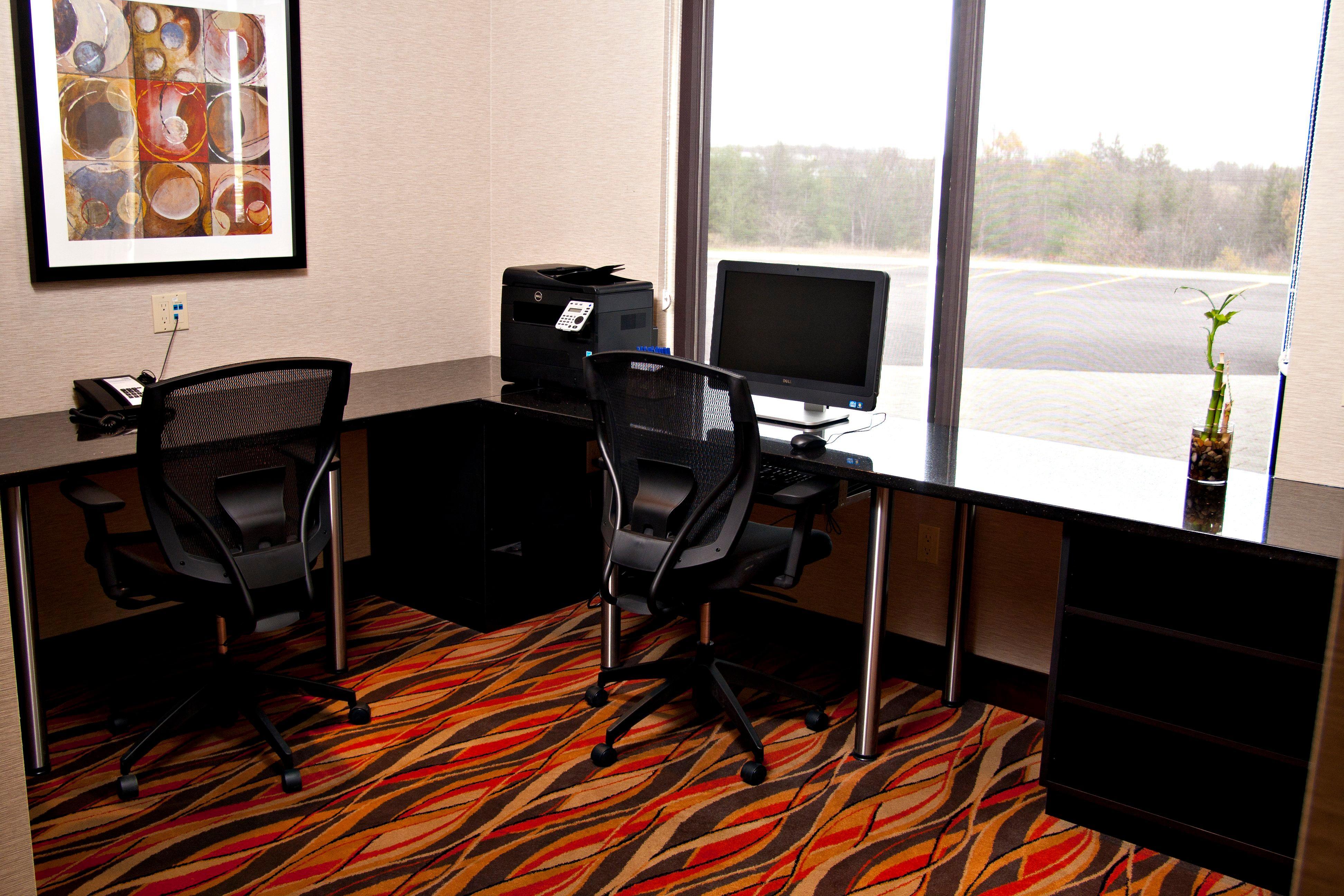 Holiday Inn Express Pembroke By Ihg Kültér fotó
