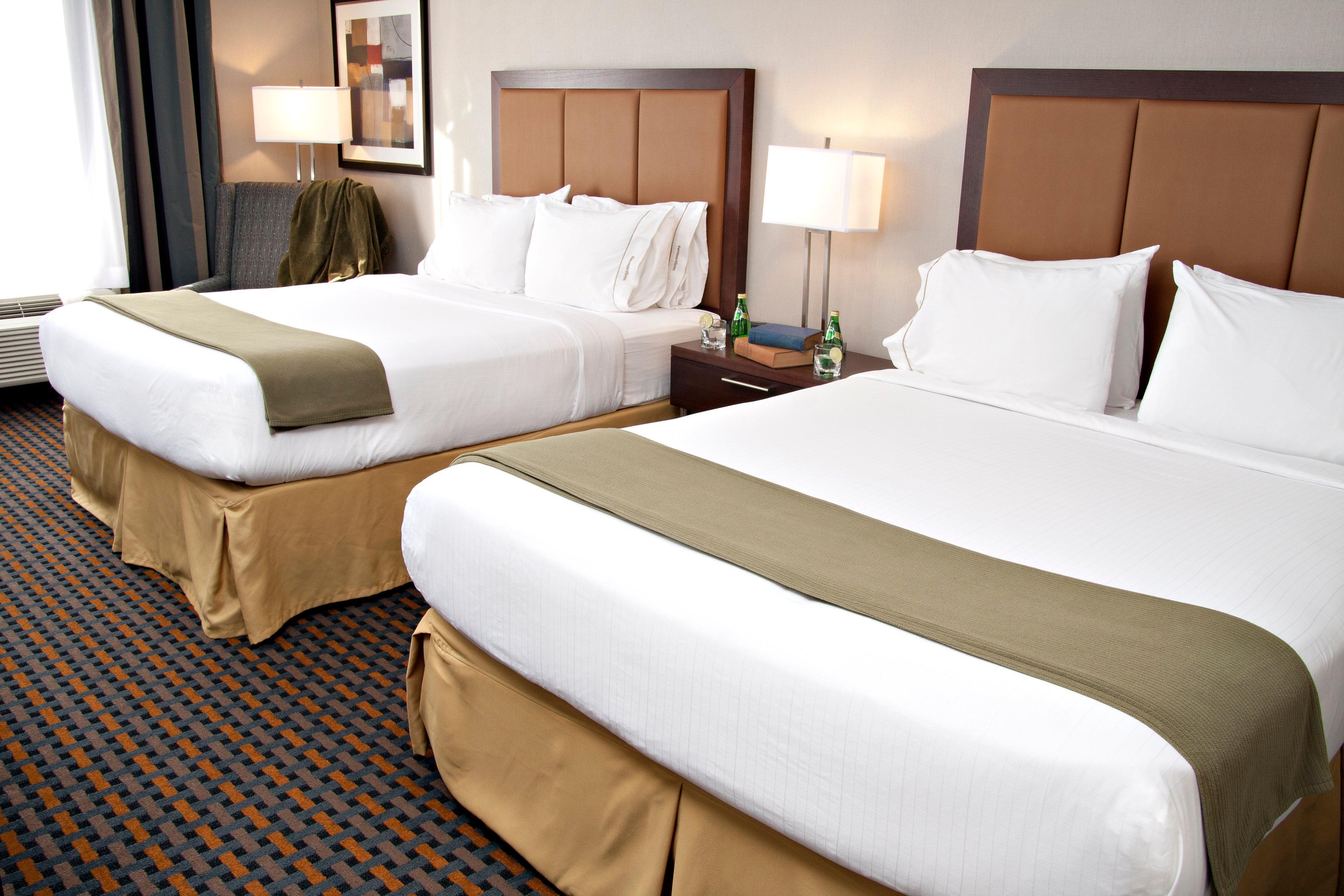Holiday Inn Express Pembroke By Ihg Kültér fotó
