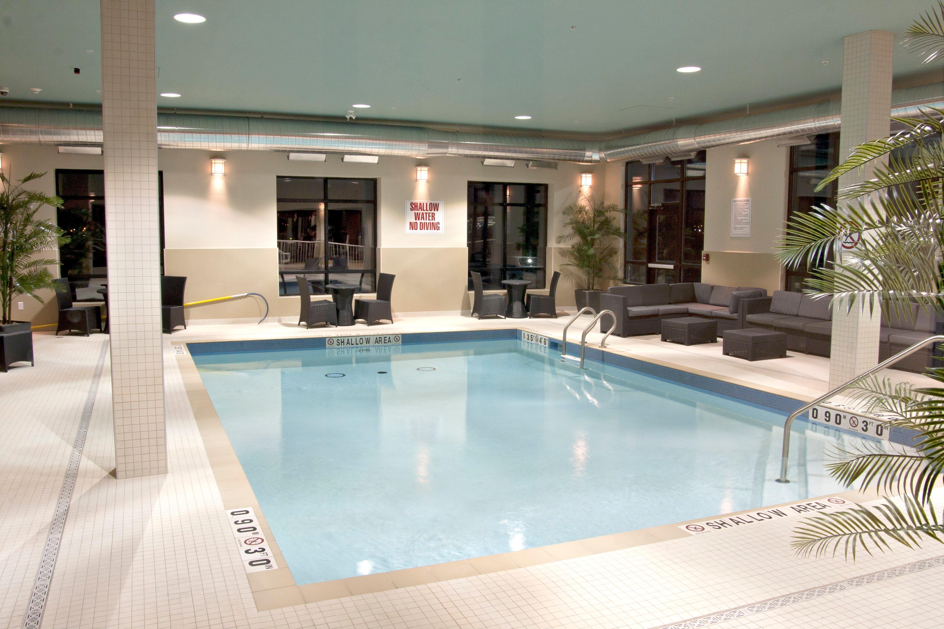 Holiday Inn Express Pembroke By Ihg Kültér fotó