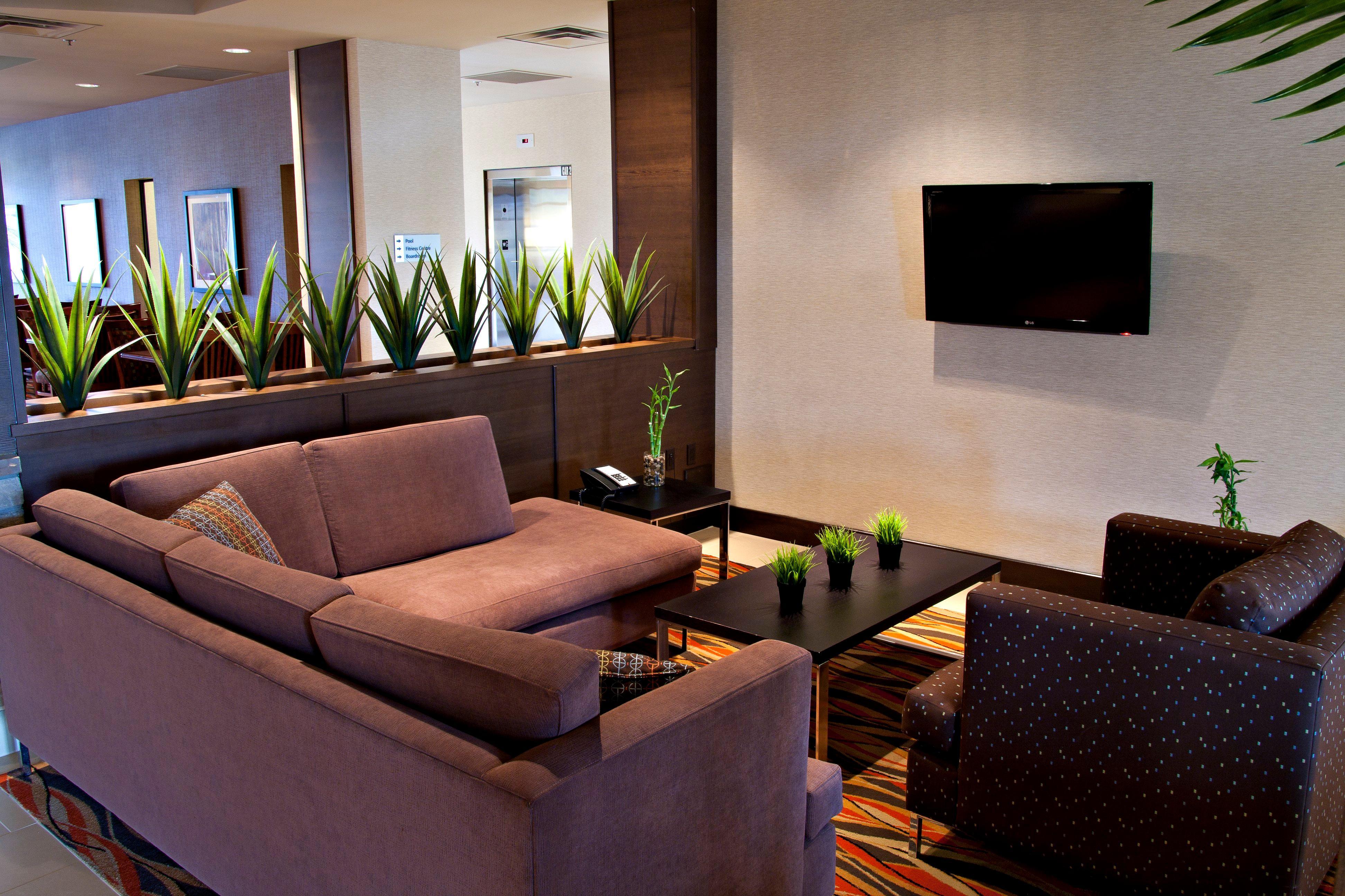 Holiday Inn Express Pembroke By Ihg Kültér fotó