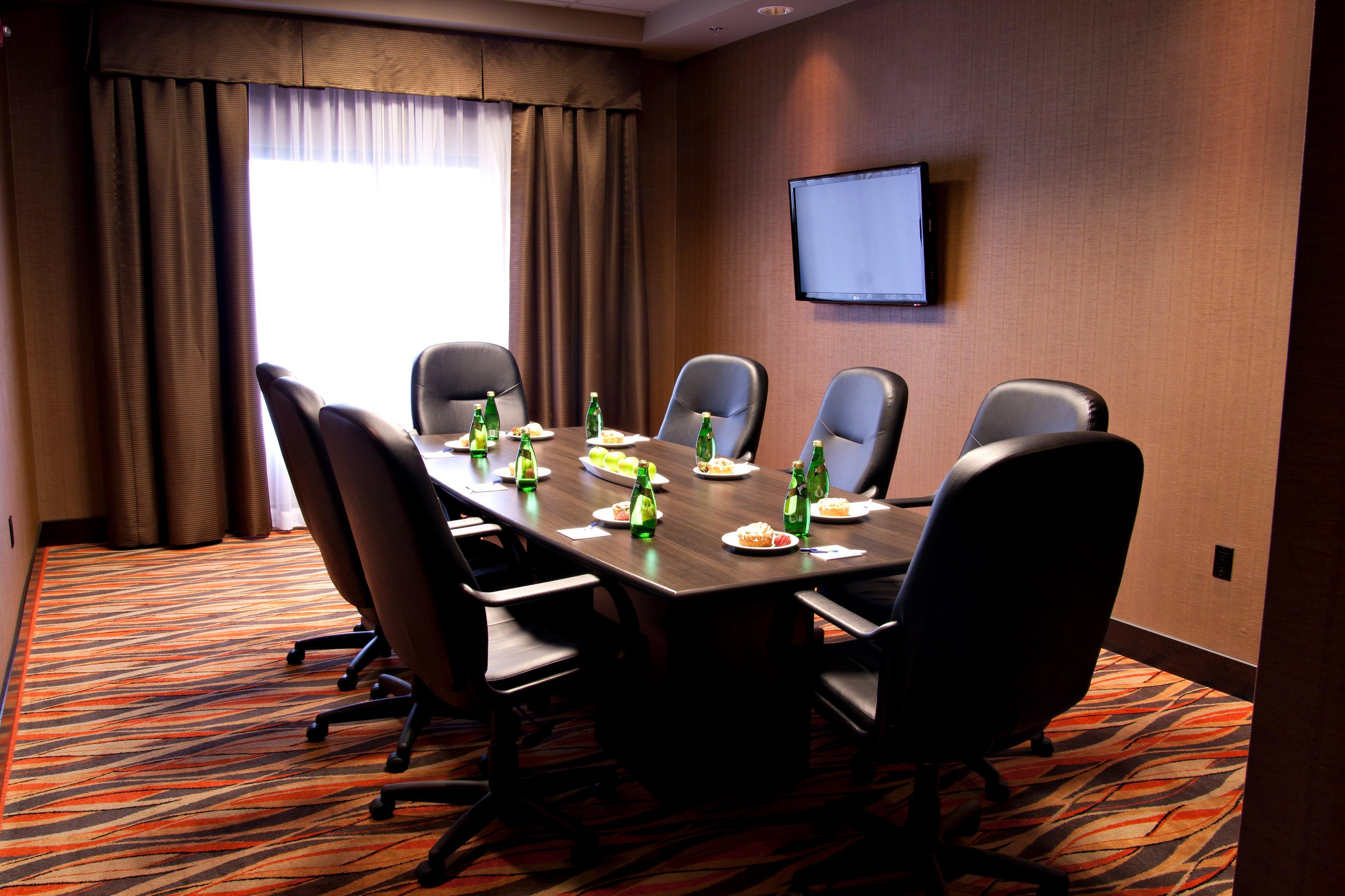 Holiday Inn Express Pembroke By Ihg Kültér fotó