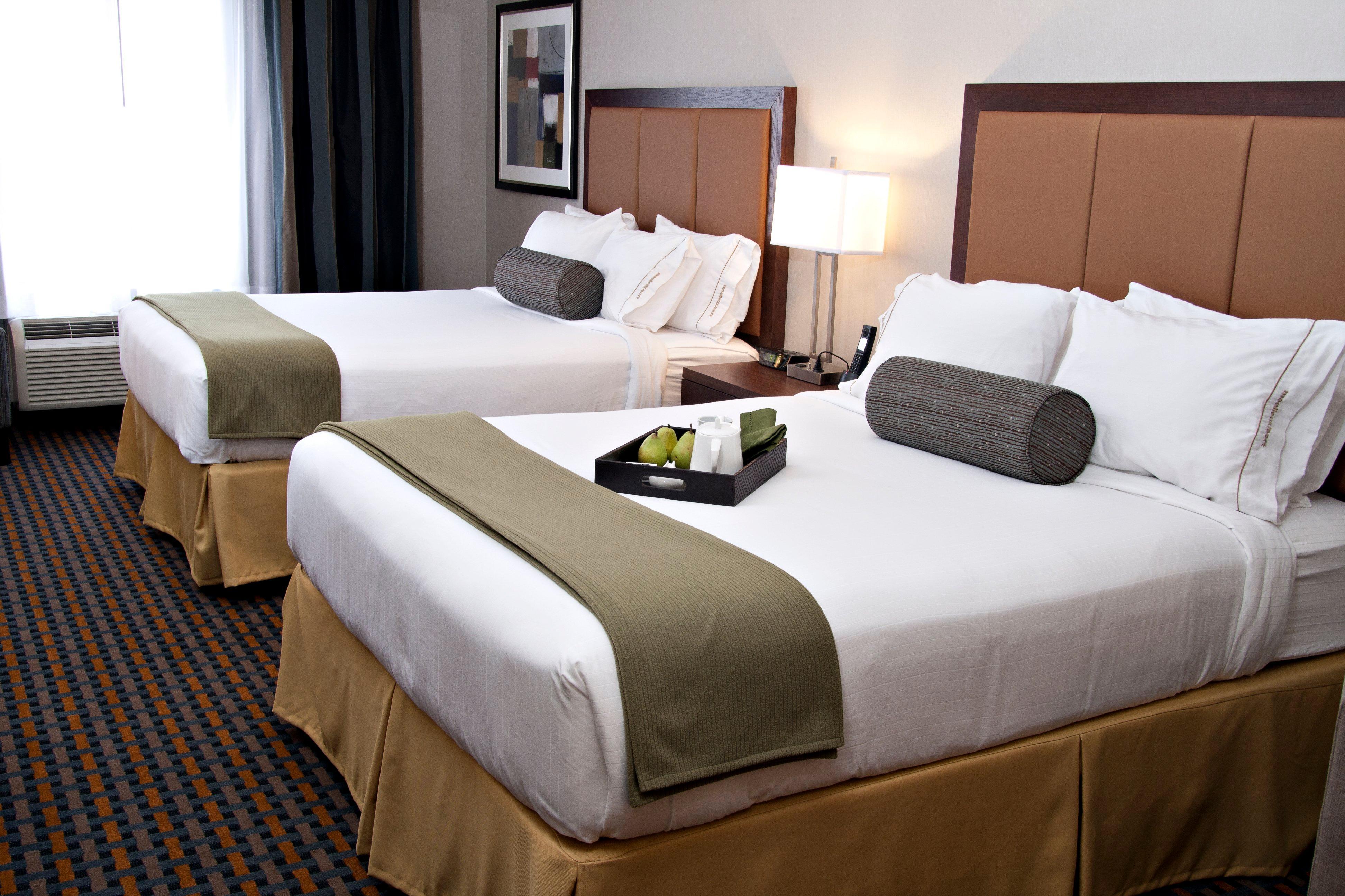 Holiday Inn Express Pembroke By Ihg Kültér fotó