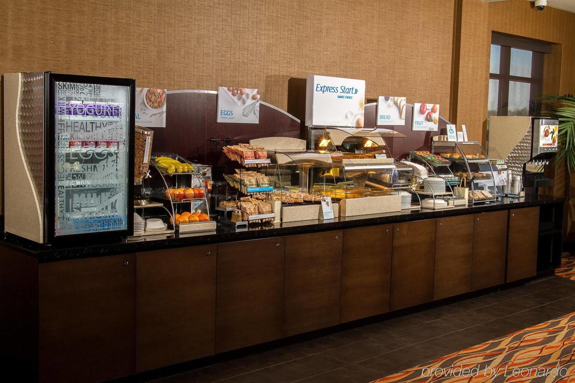 Holiday Inn Express Pembroke By Ihg Kültér fotó